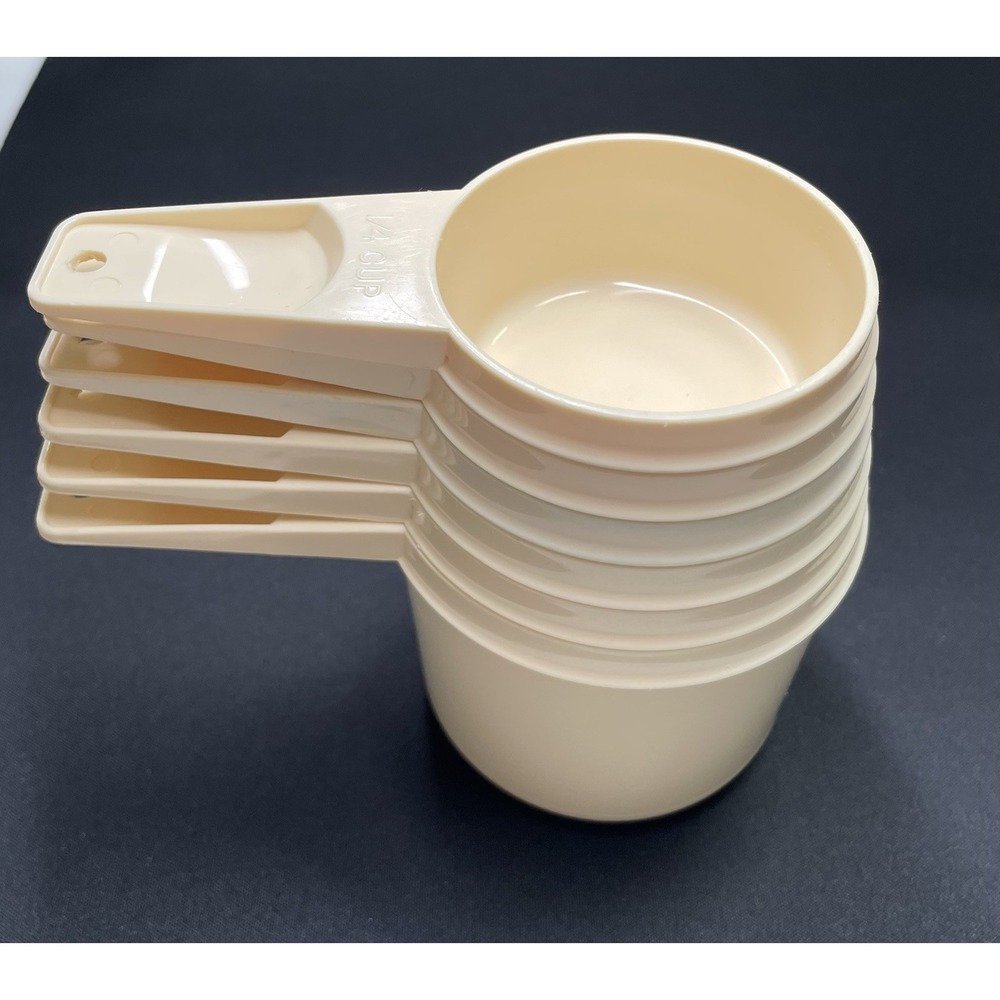 Vtg Tupperware Almond Cream Ivory Measuring Cups Nesting Complete 6 Cup Set Nice